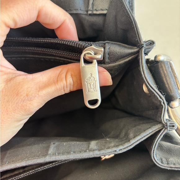 LE TANNEUR Briefcase Business Shoulder Bag Handbag Leather Black Lock EUC - Picture 8 of 9